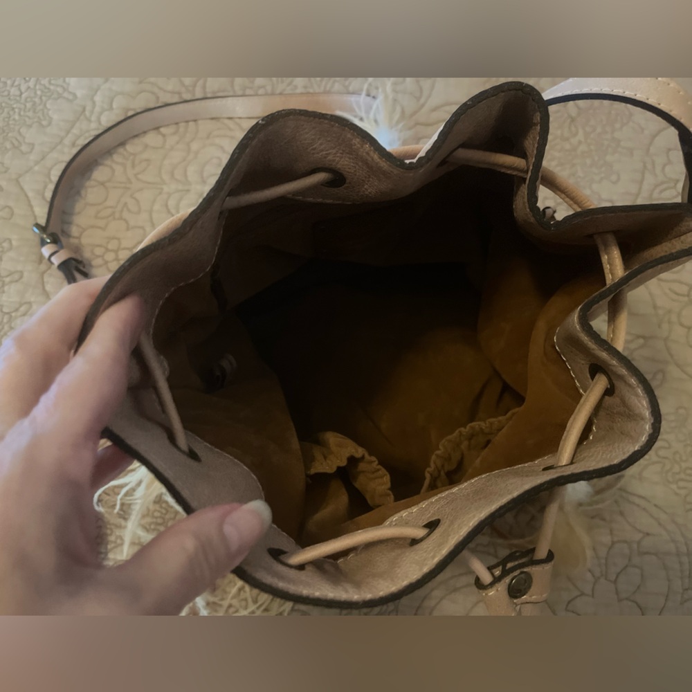 SOLD Patricia Nash Picerno Drawstring Boho Crossbody Shoulder Bag Beige Feathers - Picture 11 of 13